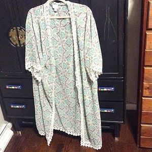 LuLaRoe duster with lace trim size medium
